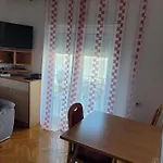 Nina *